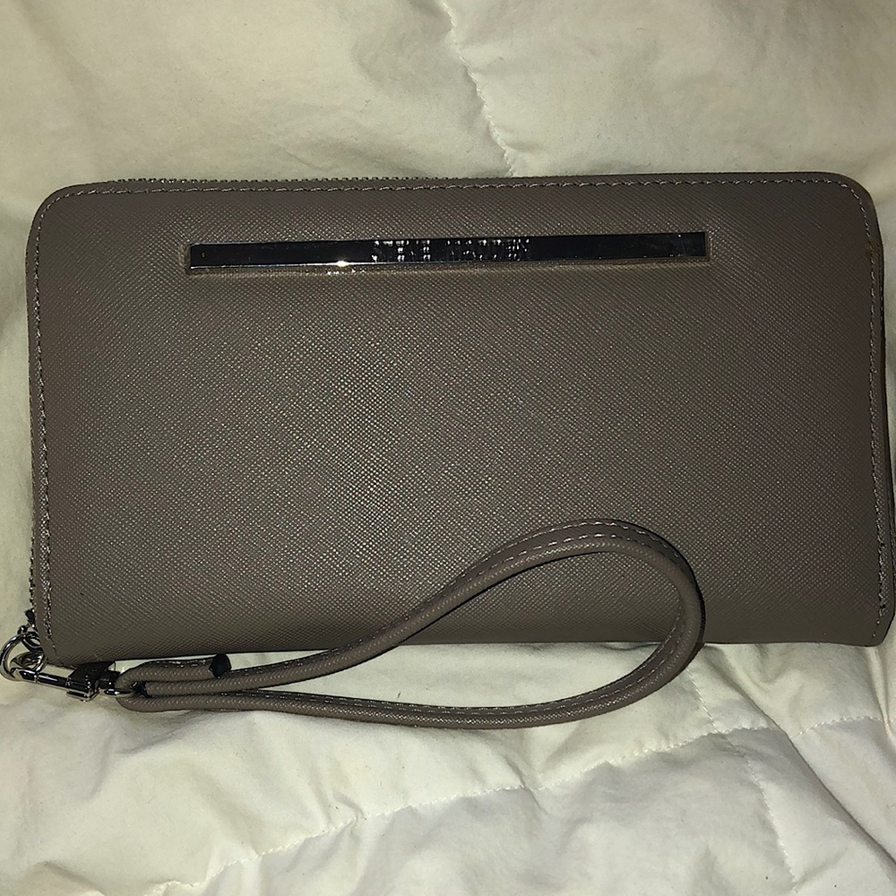 Steve Madden clutch